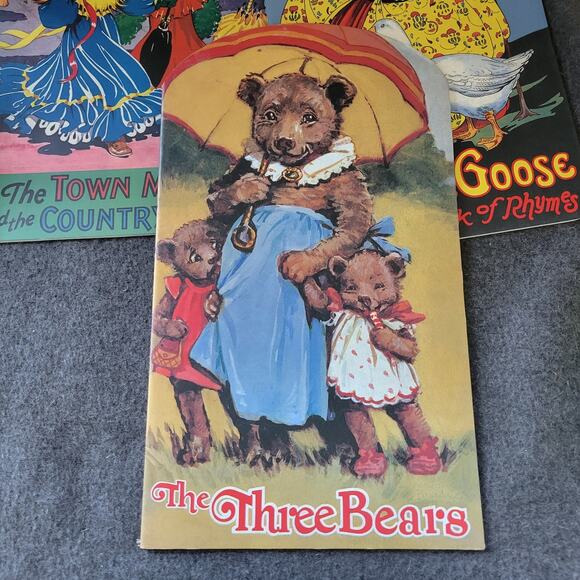 3 Childrens Book GREEN TIGER PRESS 2004 Three Bears Nursery Rymes Town Mouse - Picture 2 of 10